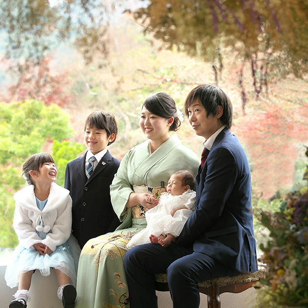 美容やレンタル衣装もバッチリな家族写真
