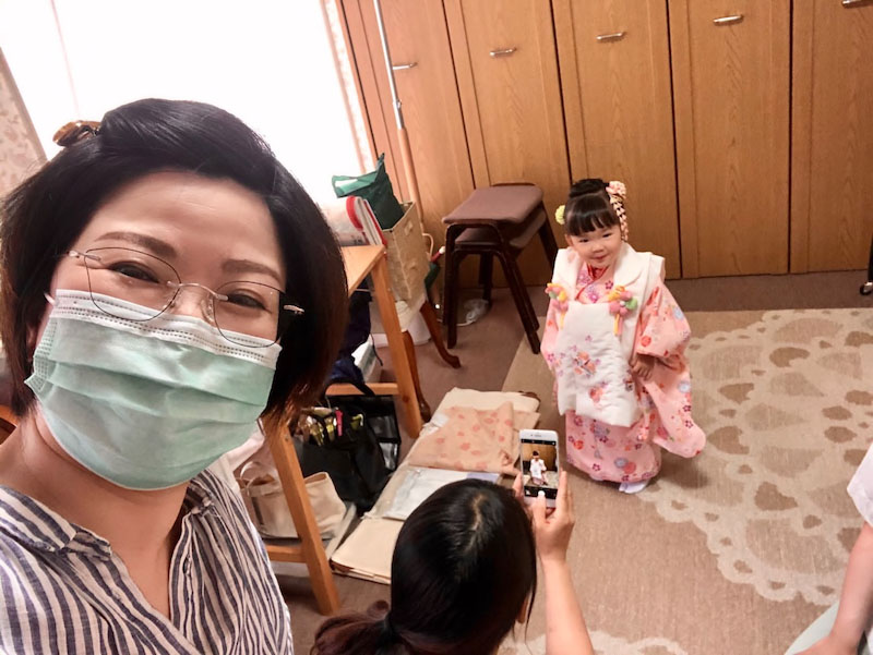 七五三前撮りとクワガタの画像